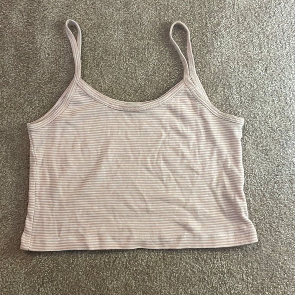 brandy melville pink crop top